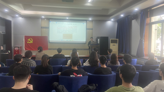 5e4a3e02c55f44c6ff4328208aa329b6.jpg 阅读经典著作_副本.jpg